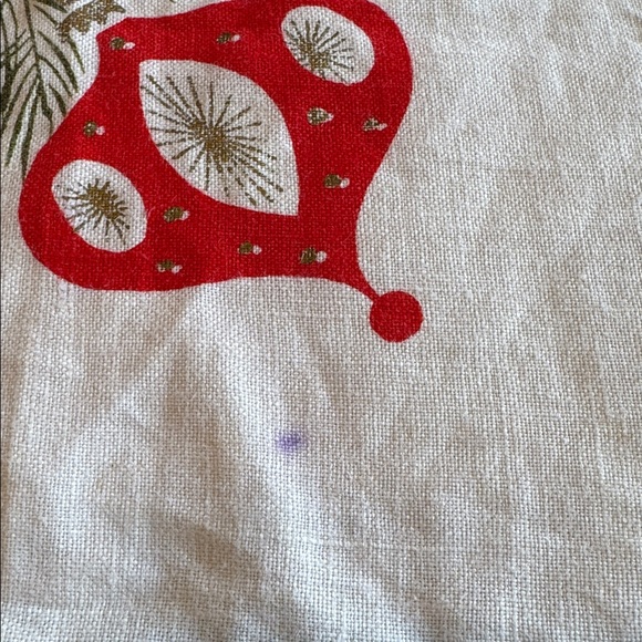 Tammis Keefe Vintage Christmas Table Cloth 128x192 - Picture 4 of 14